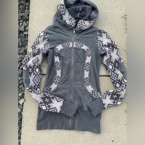lululemon athletica Tops - Lululemon Live Simply Ikat Apres Knit Ski Scuba Hoodie, Grey, sz 6
